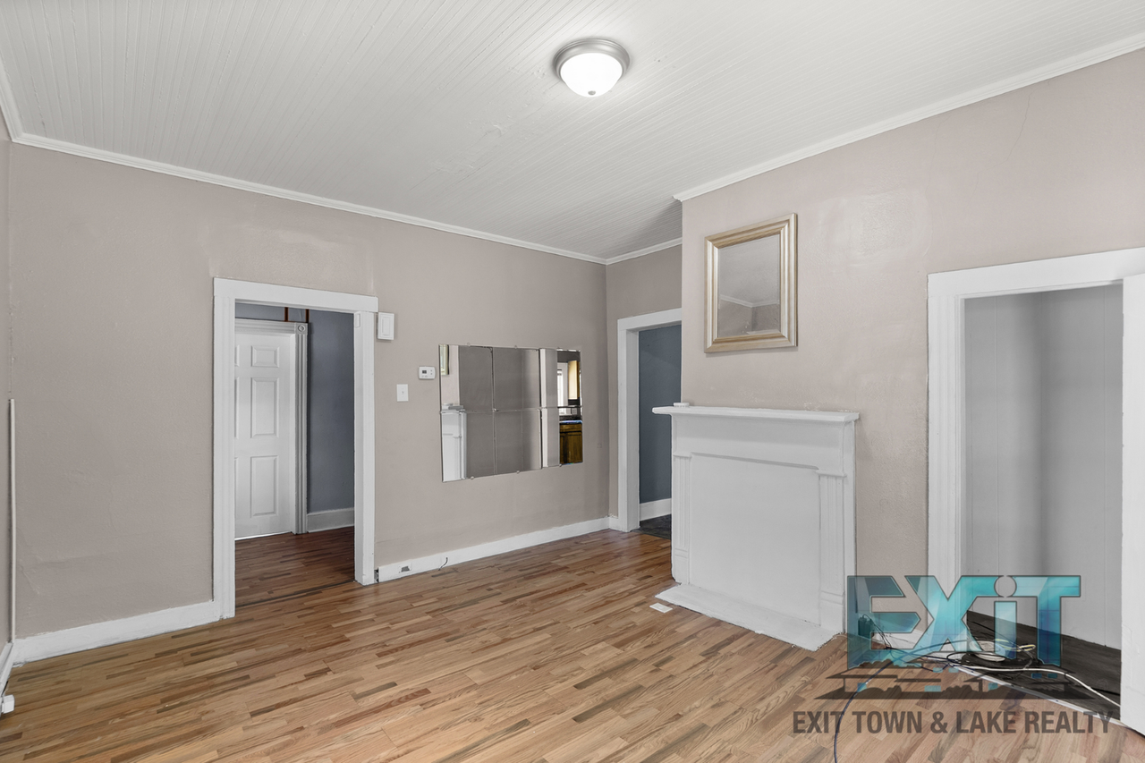 1729 Roanoke Ave - Photo 5 of 20