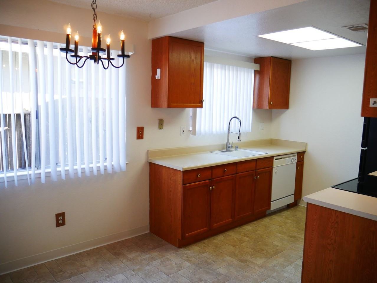 8960 RRO 8960 Laguna Vista Ct - Photo 6 of 21