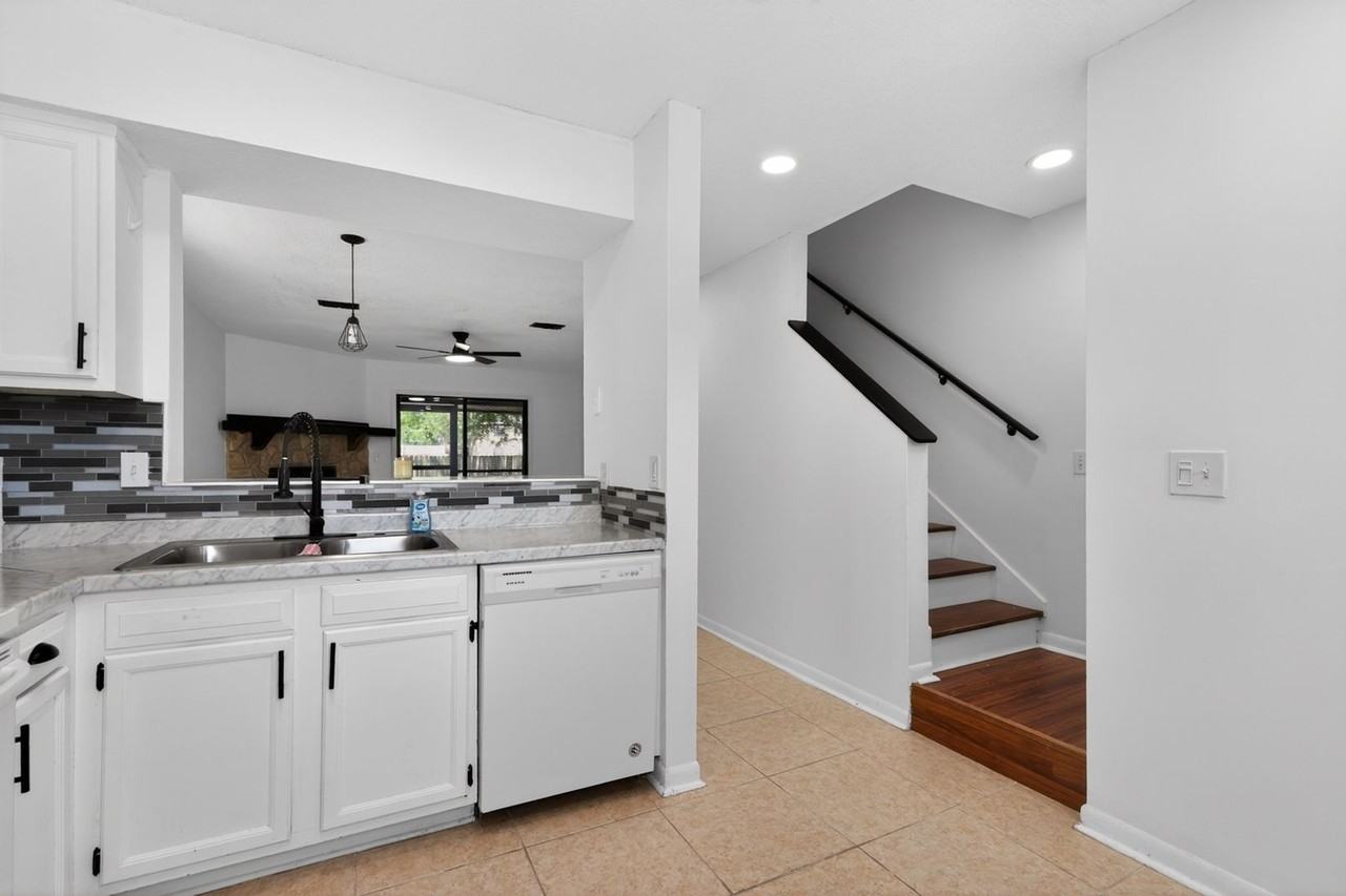 2066 Utah Ave - Photo 3 of 28