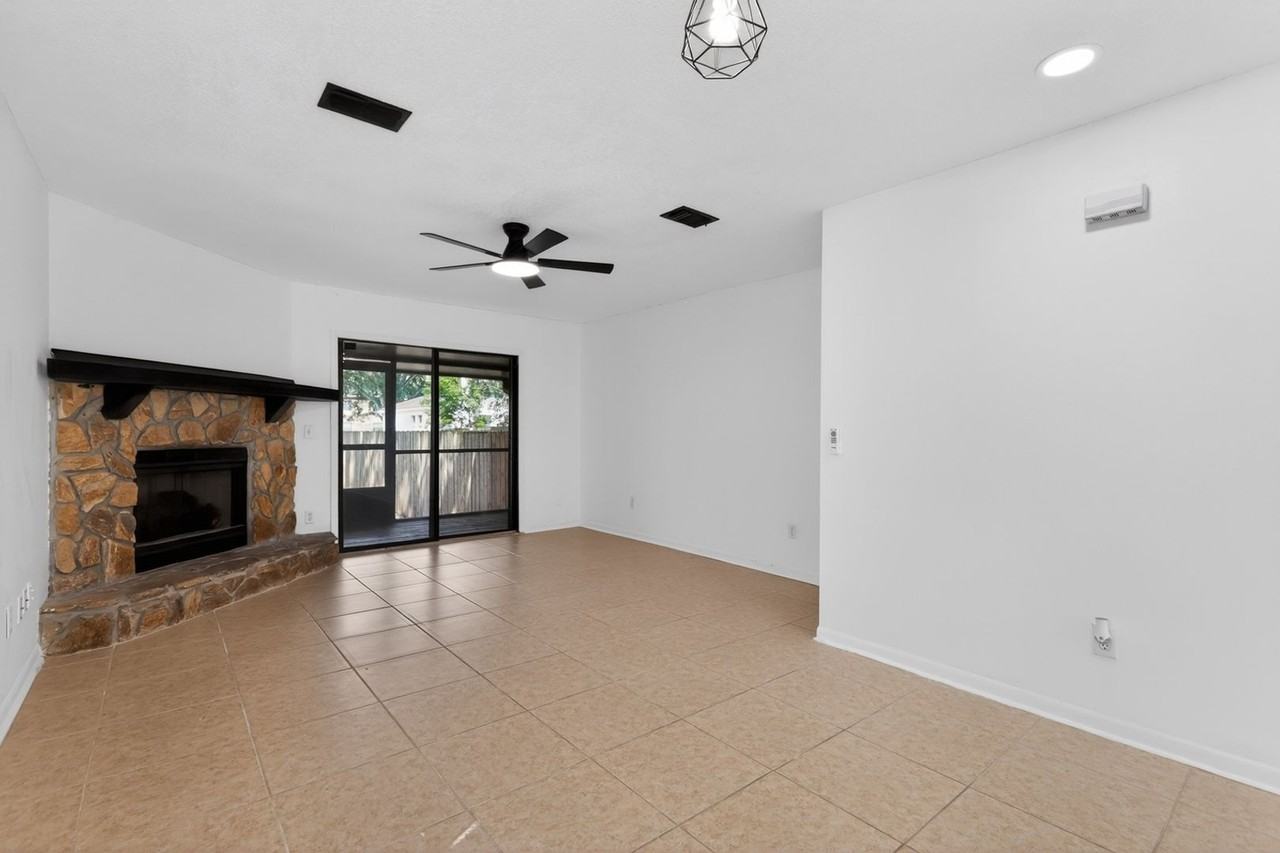 2066 Utah Ave - Photo 7 of 28