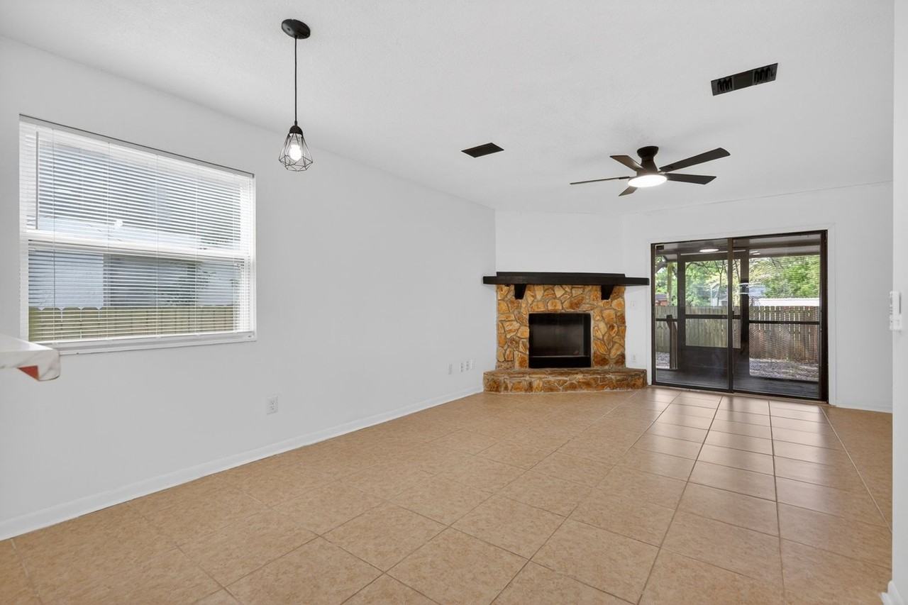 2066 Utah Ave - Photo 6 of 28
