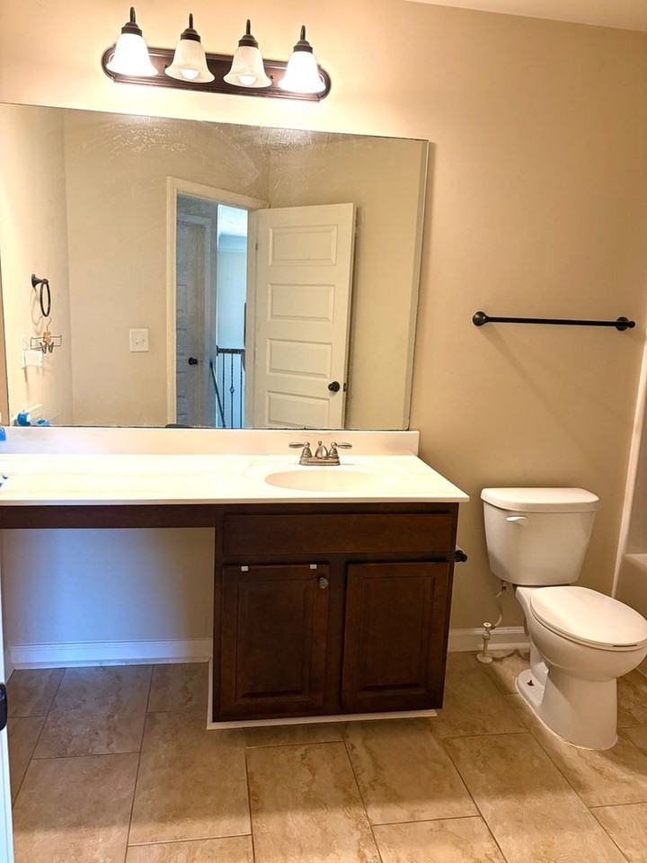 633 Corsica Ln - Photo 3 of 29
