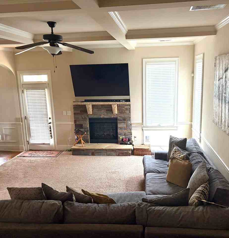 633 Corsica Ln - Photo 5 of 29