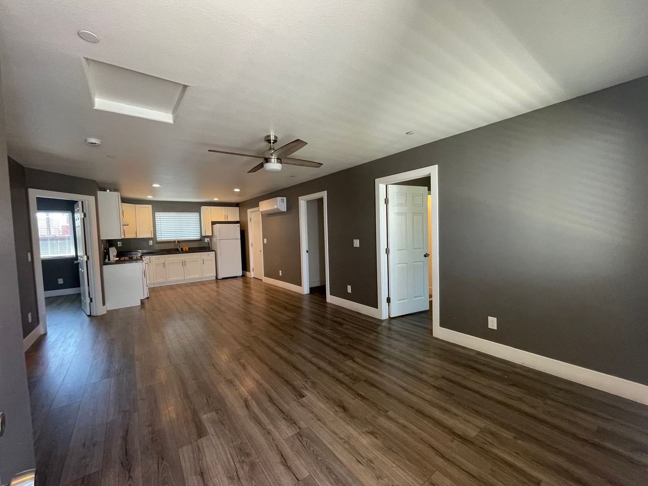 1526 N Sierra Nevada St - Photo 4 of 21
