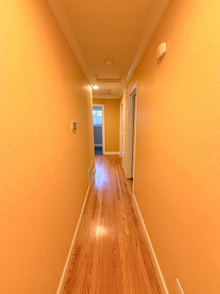 350 Burgess St - Photo 5 of 20