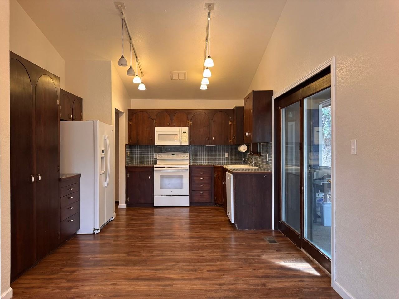 104 N 14th St - Photo 3 of 23