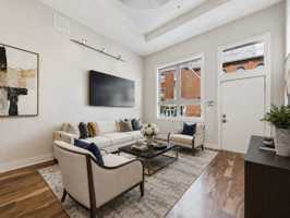 featured image of 712 N 4th St