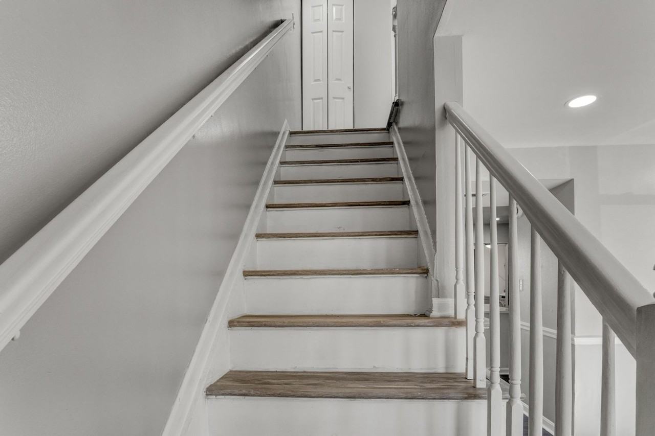 6450 Washington Sq - Photo 4 of 19