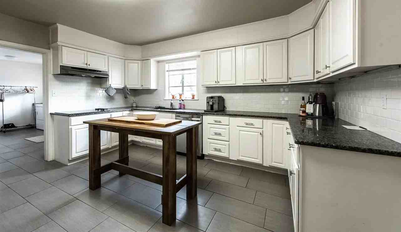 3105 29th St - Photo 6 of 20