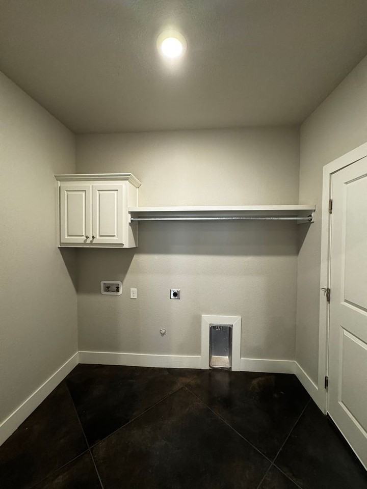 7504 Legacy Pkwy - Photo 6 of 20