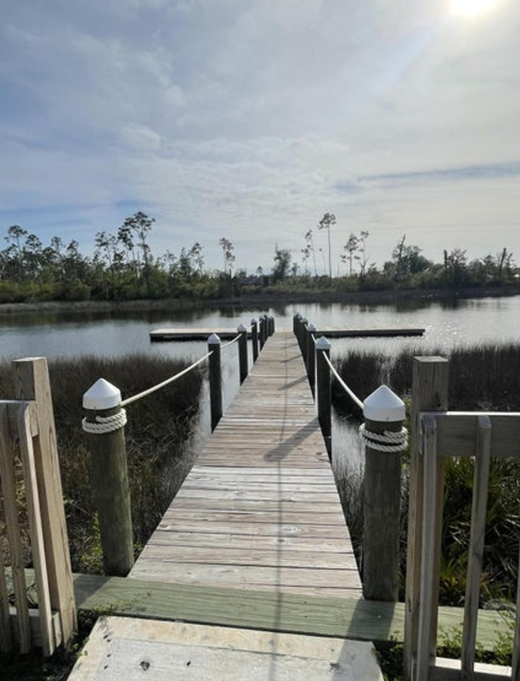 1007 Bayside St - Photo 4 of 6