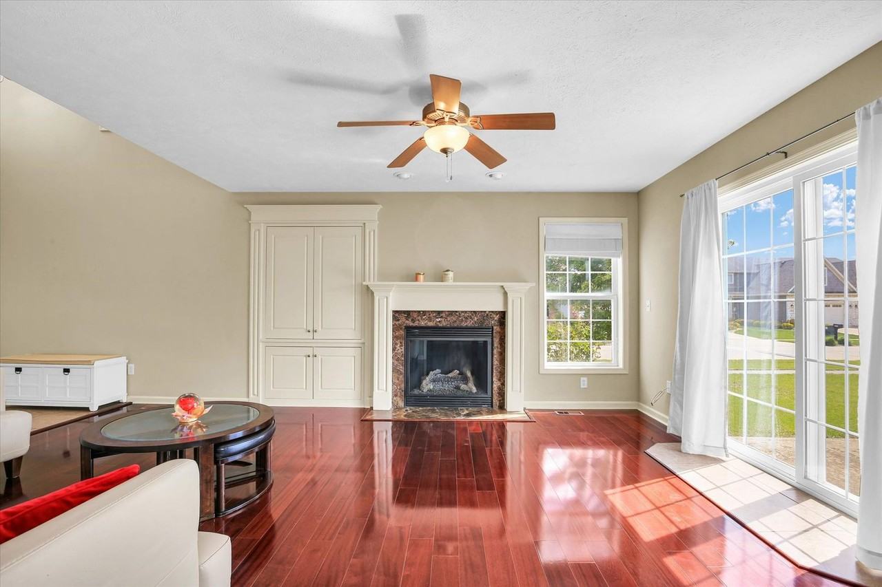 2321 Blanche Ln - Photo 5 of 38