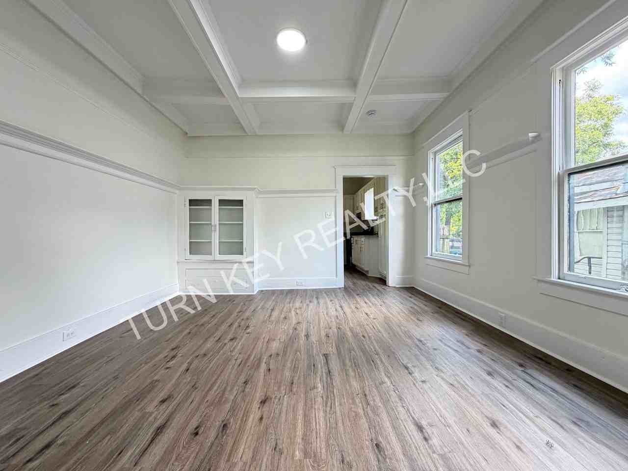 1225 Ford Ave - Photo 6 of 18