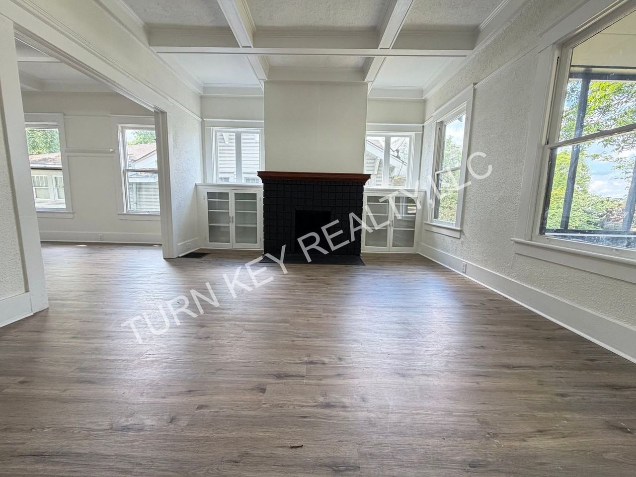 1225 Ford Ave - Photo 7 of 18