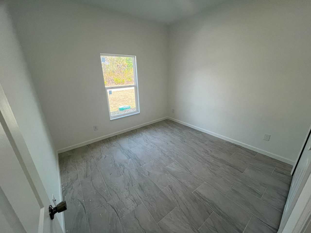 3502 72nd St W - Photo 6 of 24