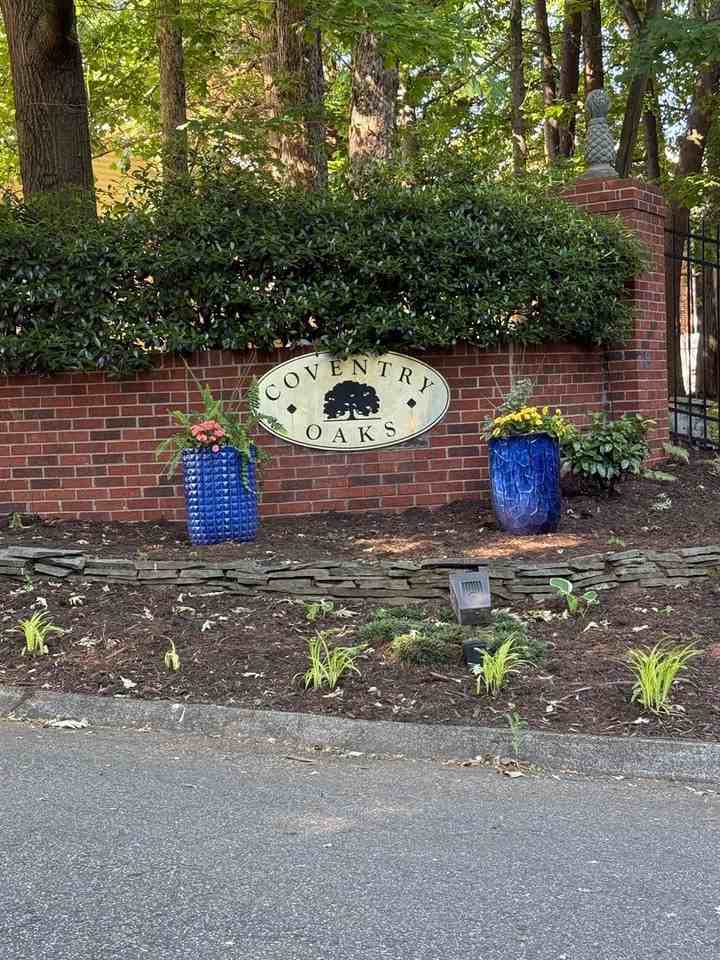 605 Westpark Ct - Photo 2 of 13