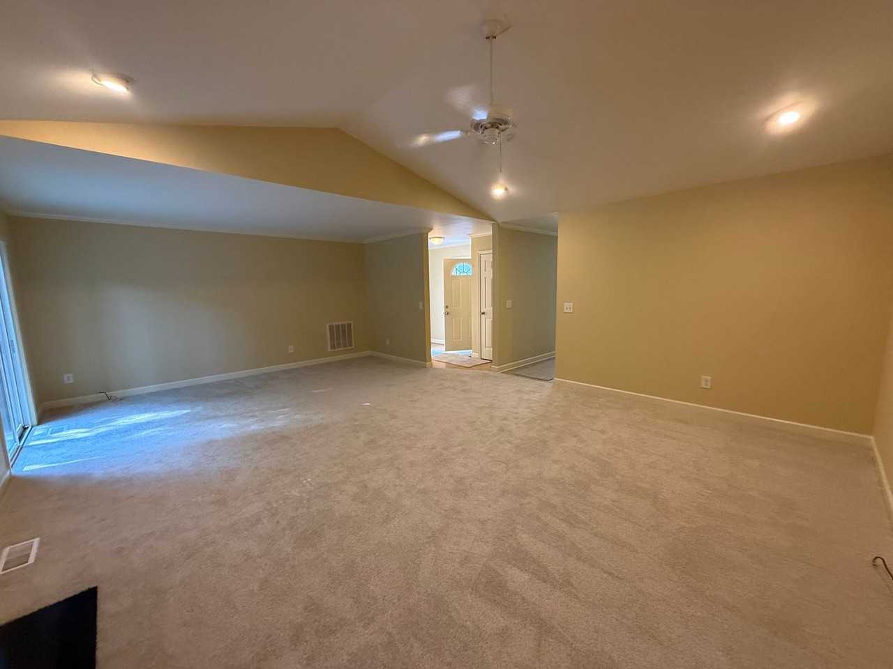 607 Westpark Ct - Photo 3 of 14