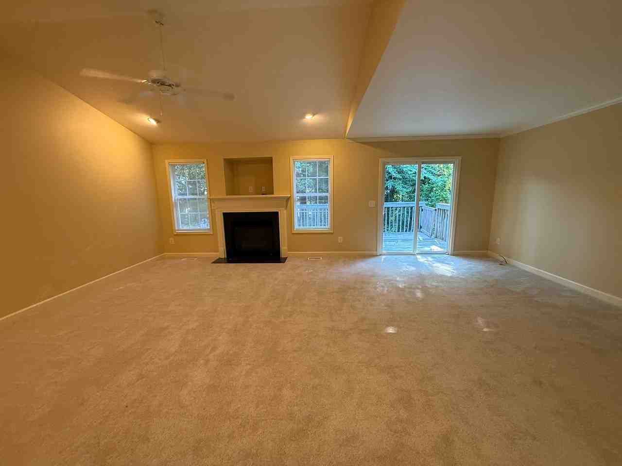 607 Westpark Ct - Photo 4 of 14