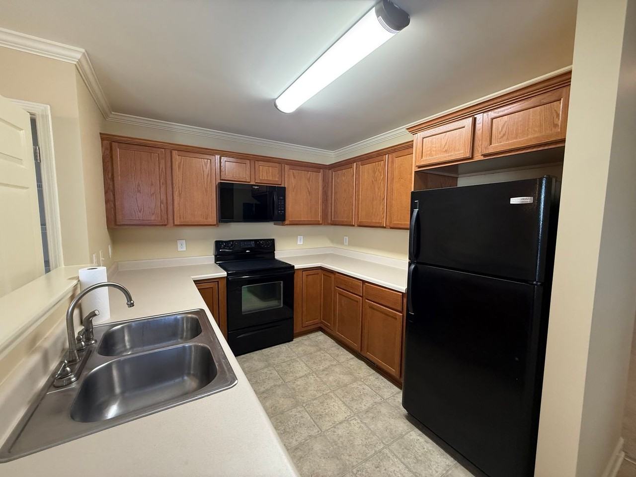 607 Westpark Ct - Photo 5 of 14