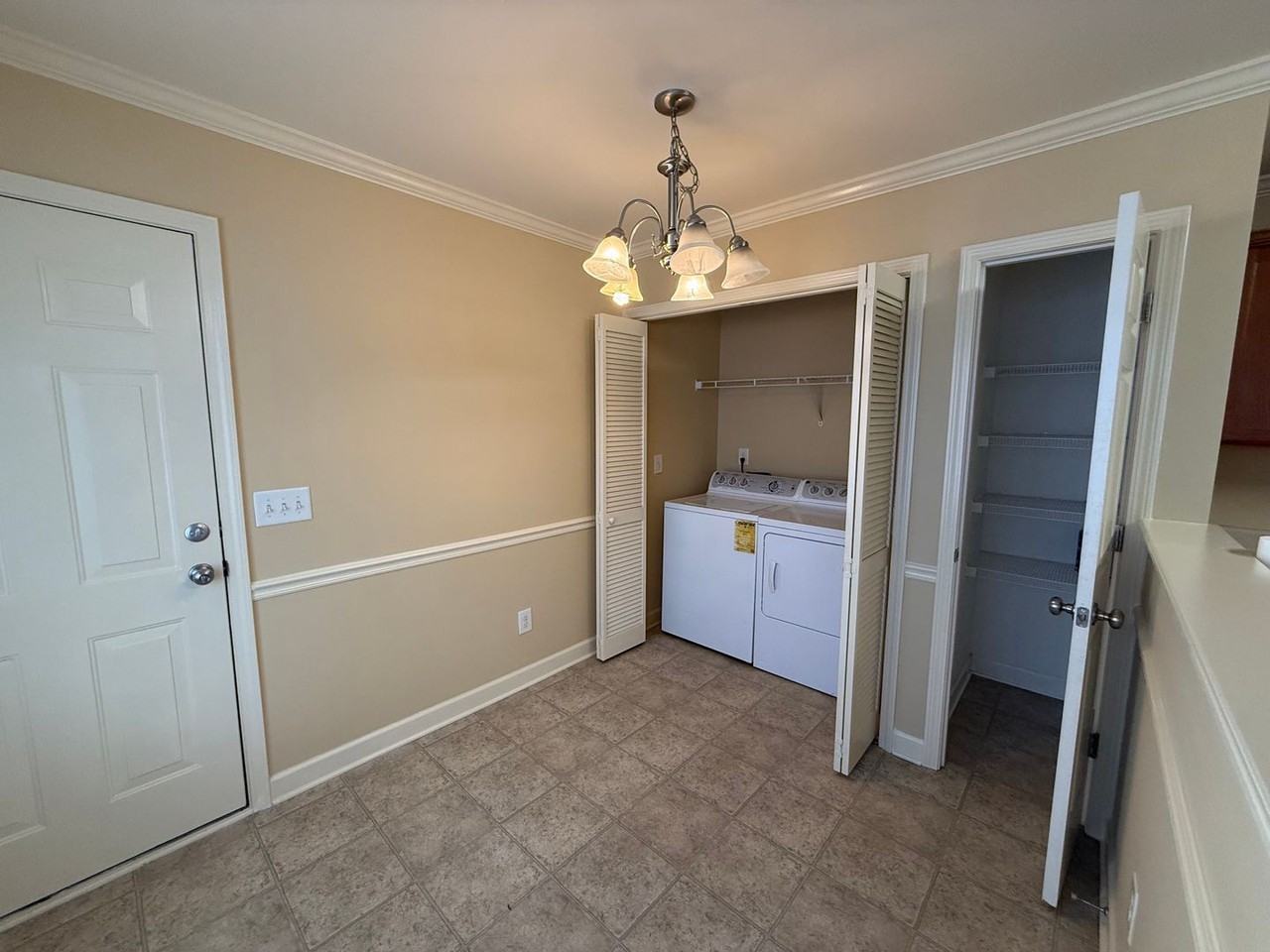 607 Westpark Ct - Photo 6 of 14
