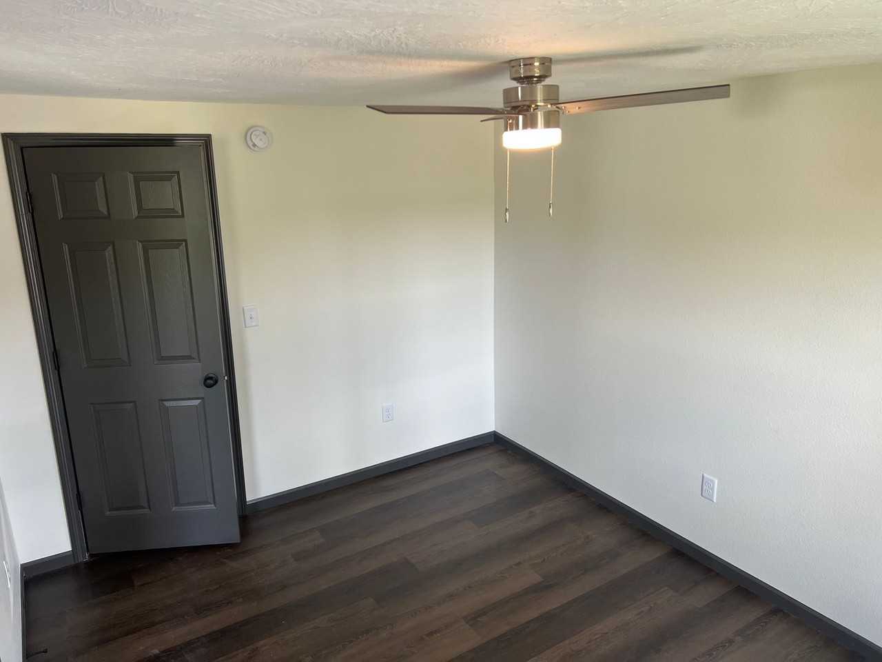 506 Texas Ave - Photo 5 of 14