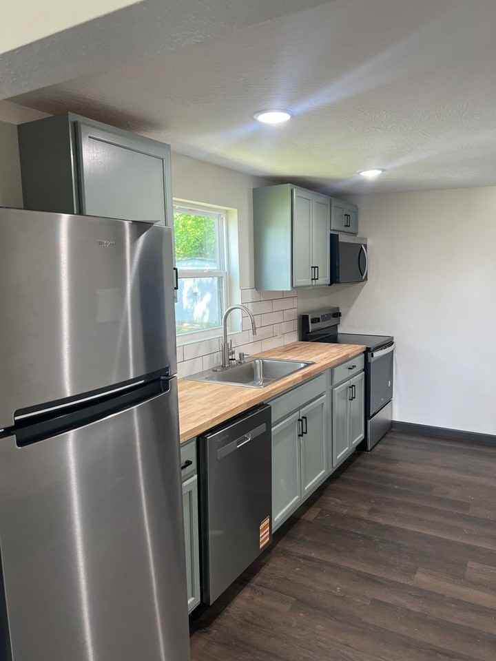 506 Texas Ave - Photo 6 of 14