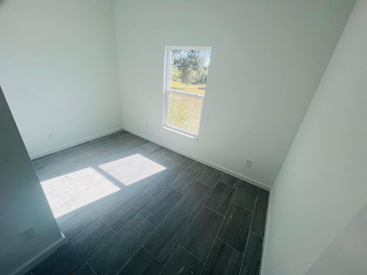 538 Cypress Ave S - Photo 7 of 14