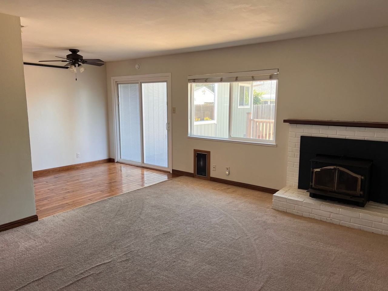 270 Allan Ave - Photo 7 of 19