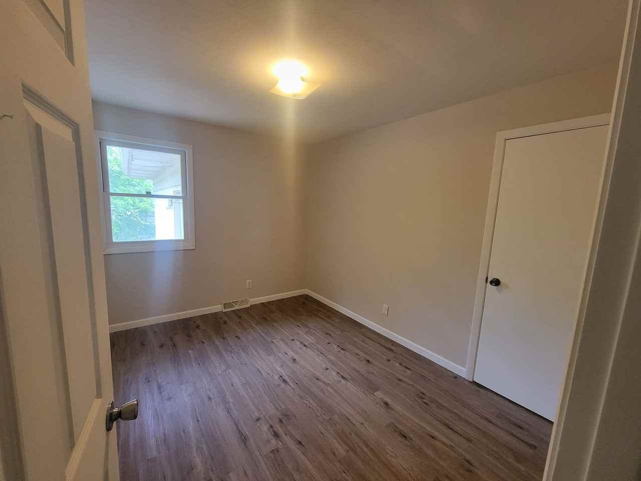 2523 W Nebraska Ave - Photo 6 of 16