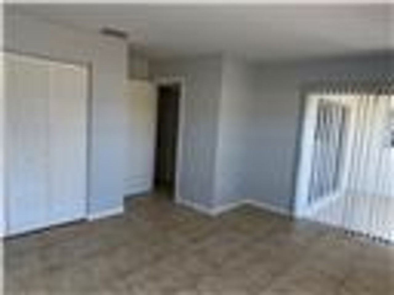 325 Dundee Dr - Photo 5 of 16
