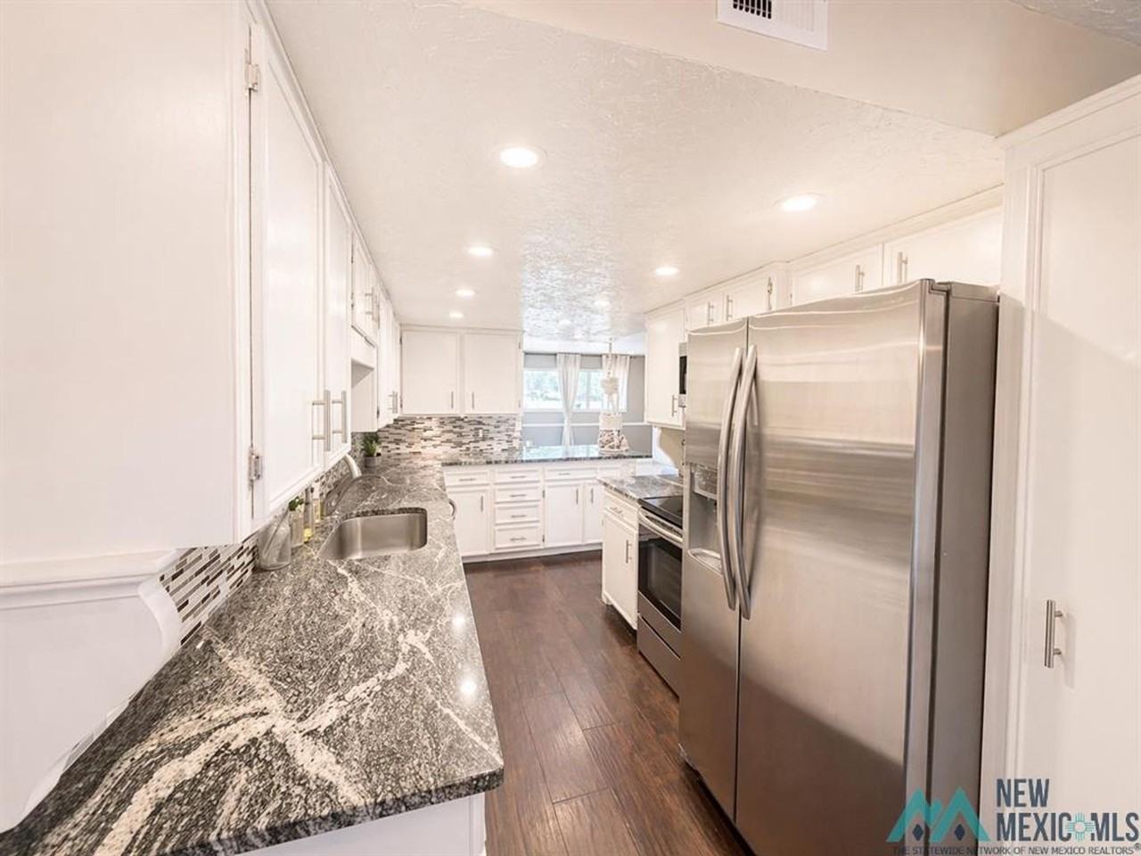 920 Colonial Pkwy - Photo 7 of 27