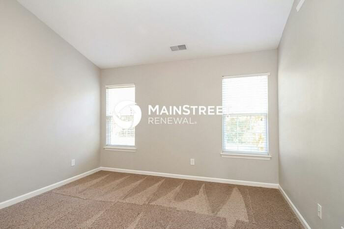 445 Bangor Dr - Photo 7 of 16