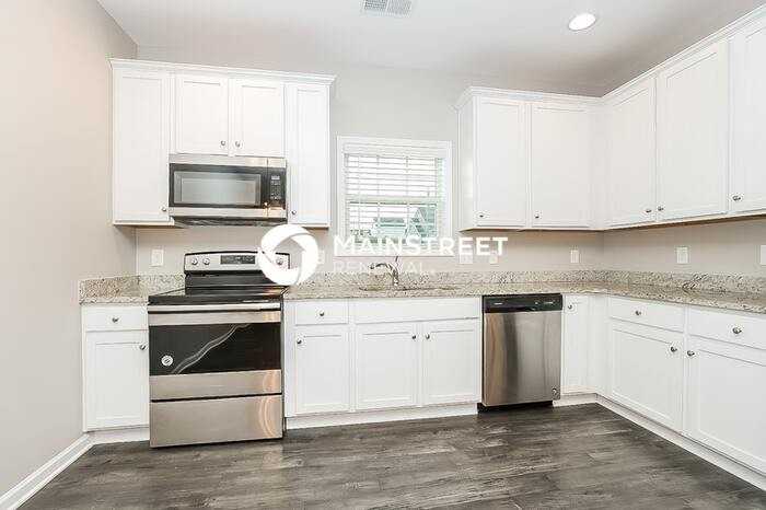 836 Ellyson Dr - Photo 4 of 16