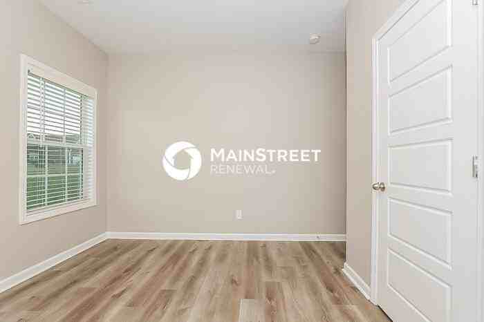 836 Ellyson Dr - Photo 5 of 16