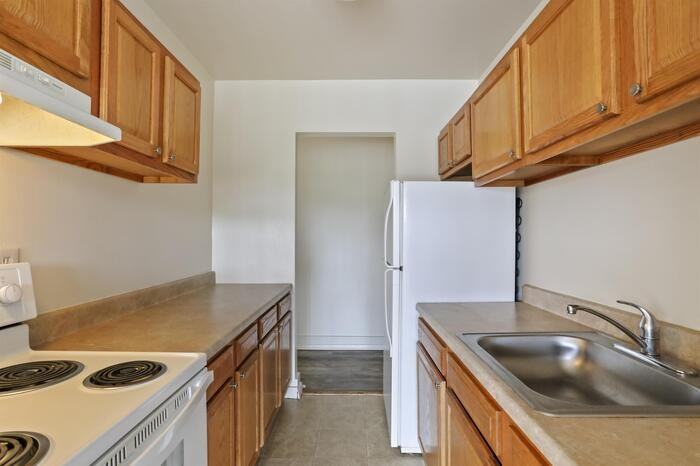 620 6th Ave #205 - Photo 7 of 29