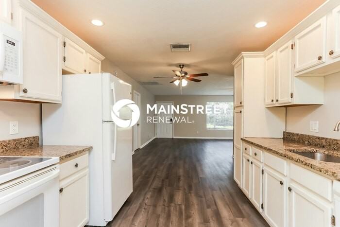 5688 Se Pine Ave - Photo 7 of 16
