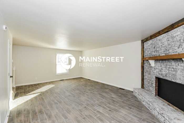 4044 Elizabeth Dr - Photo 3 of 17