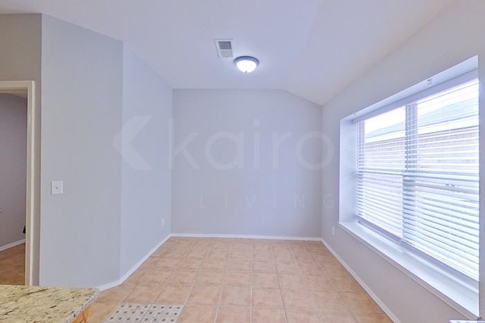 1128 Pikes Peak Dr - Photo 7 of 22