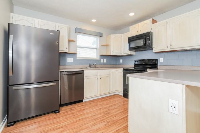 345 Forge Dr - Photo 4 of 12