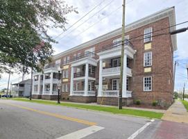 featured image of 301 Bank St #B