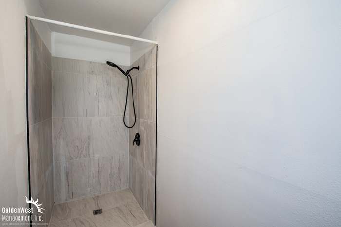5159 Palmyra Ave - Photo 7 of 12