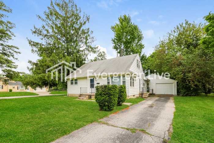 1108 Rydale Rd - Photo 2 of 15