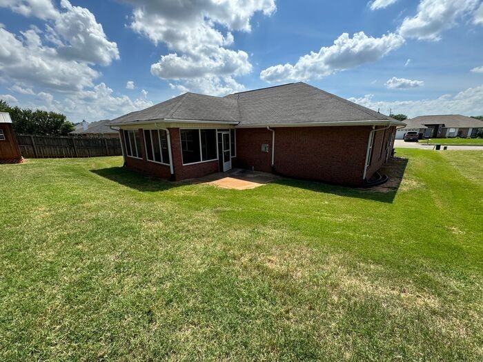 137 Clover Ridge Dr - Photo 2 of 33