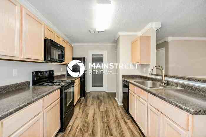 1202 Starpoint Ln - Photo 4 of 15