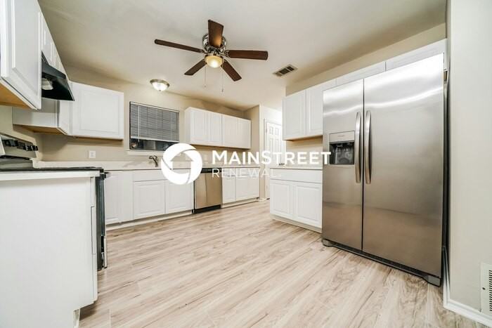 1001 Country Ln - Photo 5 of 16