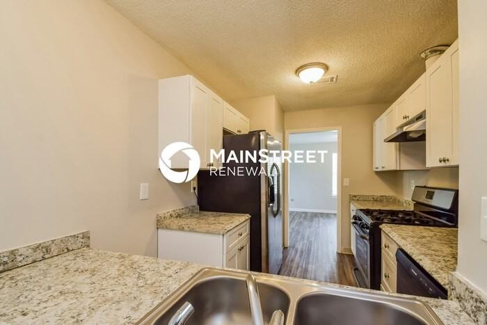 5543 Pine Gate Dr - Photo 6 of 16