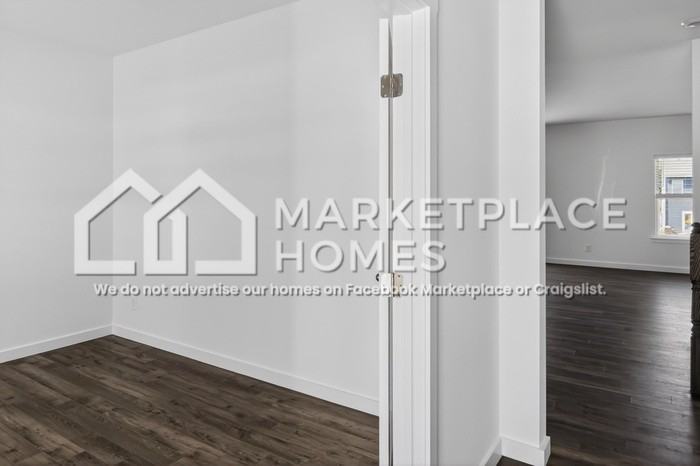 3220 Highline Dr - Photo 4 of 39