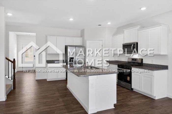 3220 Highline Dr - Photo 6 of 39