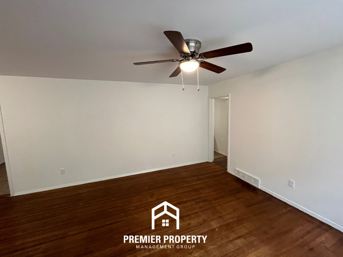 3197 Clearbrook St - Photo 4 of 24