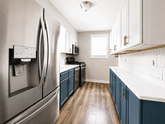 653 Washington Ave - Photo 4 of 14